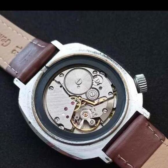 Desert Storm 1991 Vostok Komandirskie vintage Soviet USSR mechanical (Will Ship) - Picture 6 of 7